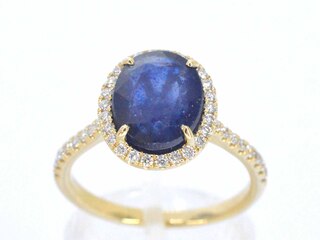 Gouden entourage ring met diamanten en saffier