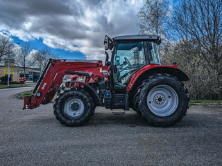 Land- of bosbouwtrekker, Massey Ferguson, 5711 SL, 2016, met voorlader