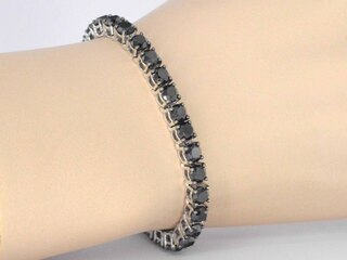 Witgouden armband met zwarte diamanten 21.00 carat