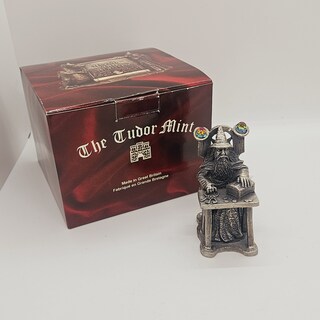 Tudor Mint England – ‘The Drout Keeper’ statuette met zilver vergoten