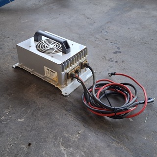 Accu lader, AQ-TRON, AQHF48-50WP wet | 50A