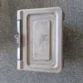 2x Onderbouwkist en diverse vrachtwagen benodigdheden en onderdelen ,