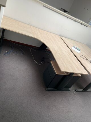 7x Bureau, lichte kleur hout