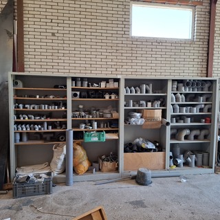 4x Stellingkast met divers pvc hulpstukken