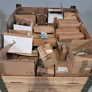 Diverse onderdelen en ijzerwaren