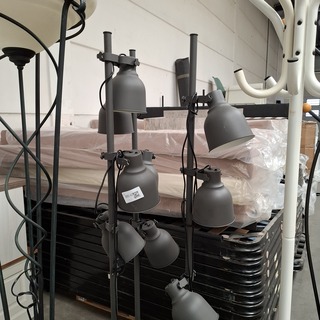 4x Vloerlamp met 3x kapstok