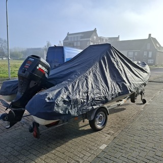 Dekkleed voor rib met gewicht in het zeil