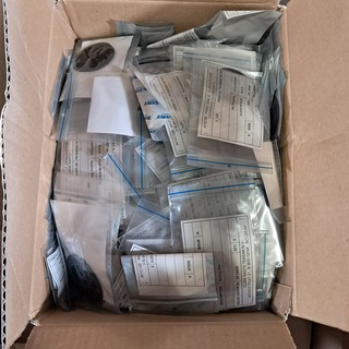 Partij diverse onderdelen en ijzerwaren