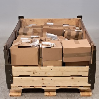 Partij diverse onderdelen en ijzerwaren, O.a Daf