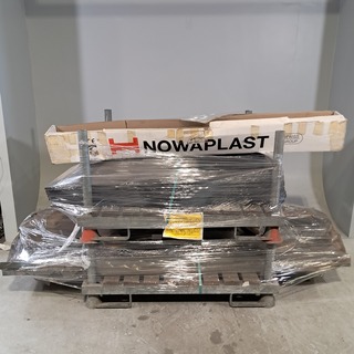 Partij metalen goten en deuren