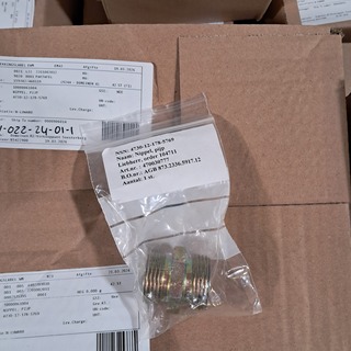 Partij diverse onderdelen en ijzerwaren, O.a Daf