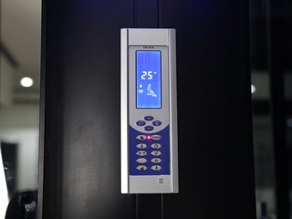 Stoomcabine, Vonato, RectaHydro Max, zwarte cabine, wit bad