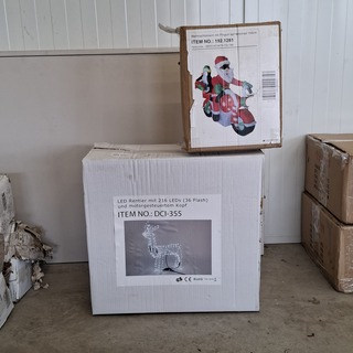 1x Kerstverlichting en 1x opblaasfiguur