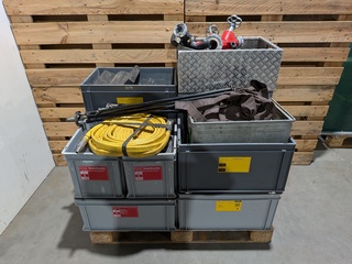 Partij divers brandweermateriaal