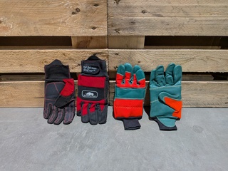 Partij kettingzaaghandschoenen, O.a. SIP