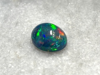 Edelsteen – 4.41 carat Natuurlijke Black opal