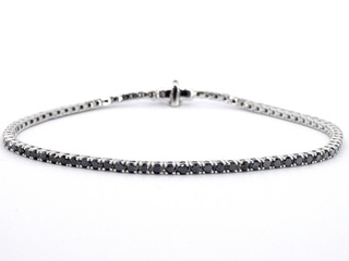 Witgouden tennisarmband met 2.80 carat aan zwarte diamanten