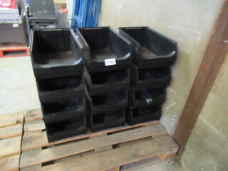 Ca. 12x Voorraad/grijpbakken