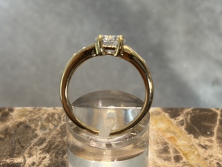 Gouden ring met diamanten