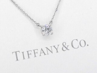 Tiffany & Co – Platina solitaire halscollier met een natuurlijke diama