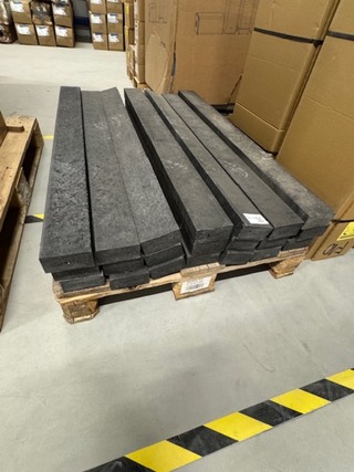 Ca. 21x Kunststof balk, zwart