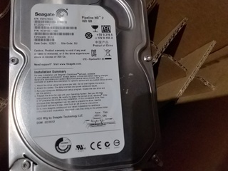 Doos met 8 Seagate Harde schrijven,320 GB Seagate