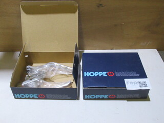 4x Raamboompjes met sleutel Hoppe, chroom