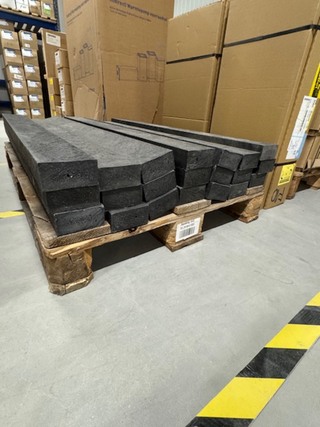 Ca. 21x Kunststof balk, zwart