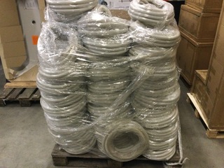 Pallet flexibele elektriciteits slangen IPS, lichtgrijs