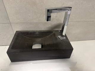 Hardstenen fontein 40×22,3×10 cm + kraan WB