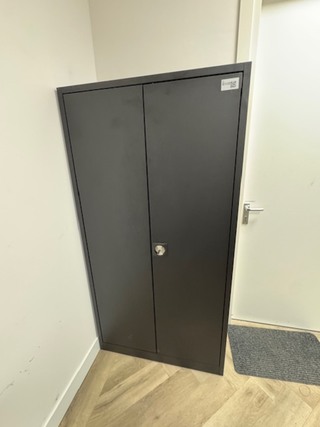 Metalen draaideurkast