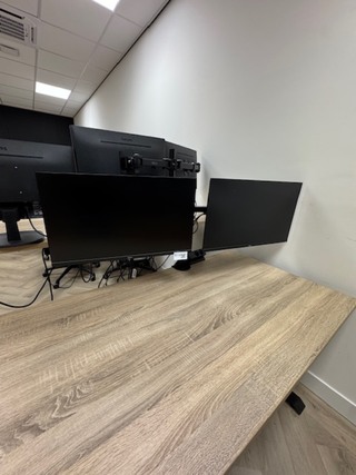 2x Beeldscherm quad hd op arm, XUB2796QSU