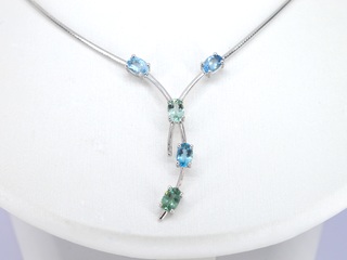 Witgouden ketting met natuurlijke aquamarijn