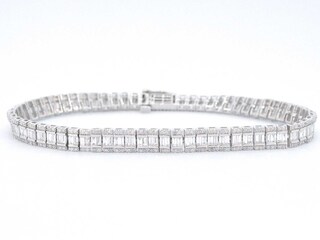 Witgouden armband met volledig gezet met diamanten 4.50 carat
