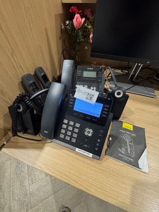 2x Voip telefoon en 2x headset, T43u