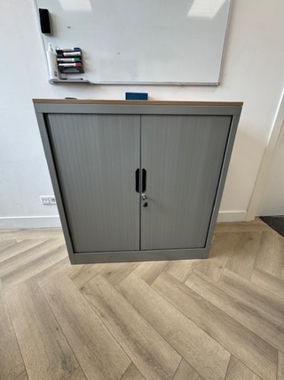 Roldeurkast, zilvergrijs