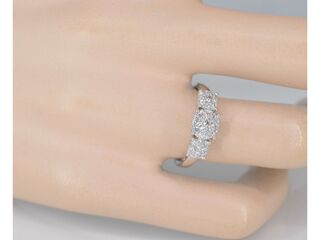 Witgouden trinity ring met diamanten