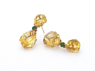Gouden oorbellen met natuurlijke citrien en Tsavoriet