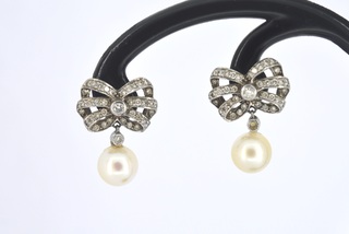 Vintage witgouden oorbellen met parels en diamant