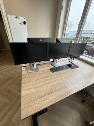 3x Monitor, Elite Display E232, 2021