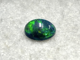 Edelsteen – 4.41 carat Natuurlijke Black opal