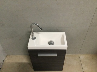 Fontein + kraan 55x40x22 cm WB, kastanjebruin