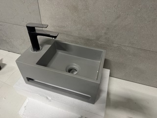 Fontein Solid Surface 35x5x20x16 cm + kraan WB, licht grijs