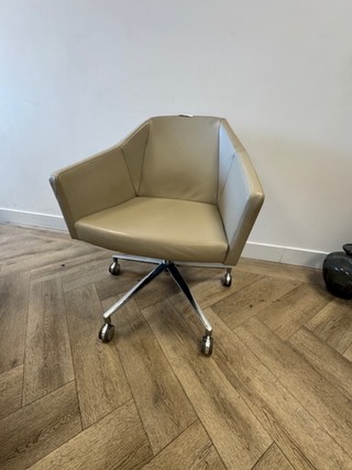 Ca. 15x Vergaderstoel, Parker VI, crème