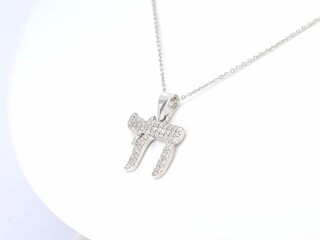 Witgouden hanger chai vol met diamant