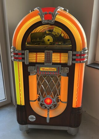 Juke Box Wurlitzer, One More Time