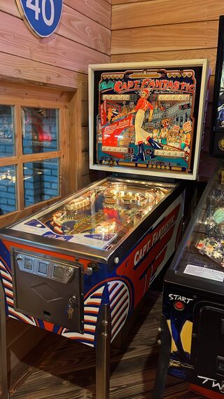 Flipperkast Elton John, Bally Capt. Fantastic