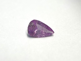 Roze saffier – 0.85 carat natuurlijke roze saffier