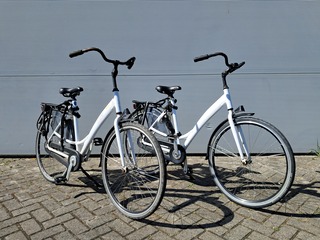 2x Damesfiets, Wit