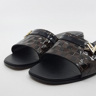 Paar slippers, maat 38, Louis Vuitton